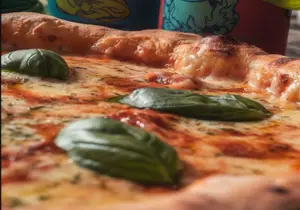 Pizza napolitana grande