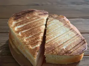 Tostado jamón, queso y huevo
