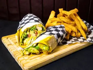 Burrito de carne + papas fritas