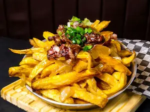 Papas Cheddar Completas