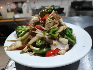 Chop suey de pollo