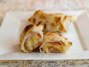 Empanada de jamón y queso