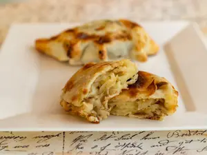 MEDIA DOCENA DE EMPANADAS