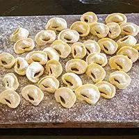 Cappelettis De Pollo, Jamon Y Queso Parmesano Por 40 Unidades