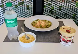 1 porción de ñoquis+ 1 bebida de 500 + 1 franui