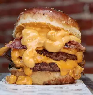Cheese Bacon Doble + Papas