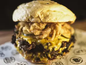 Oklahoma onion doble + papas