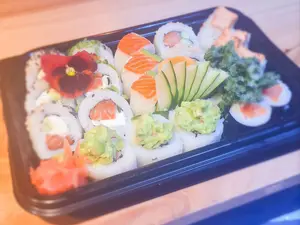 Tabla 32 rolls xl full salmon