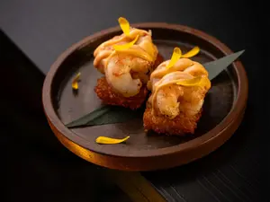 Crispy rice langostinos x2