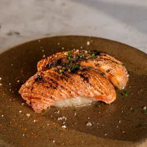 Nigiri black tepper