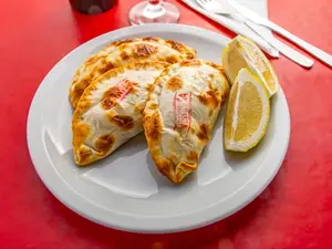 Media docena empanadas