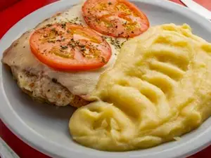 Milanesa napolitana c/guarnici