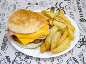Hamburguesa simple y fritas