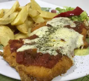 Mila napolitana con guarnición