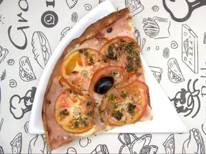 Pizza napolitana con jamón