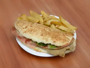 Pollo grillado complet fritas