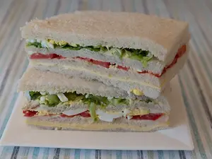 Sándwich de miga primavera
