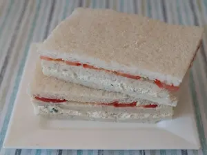 Sándwich pollotomateciboulette
