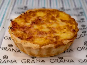 Tarta de jamón y queso