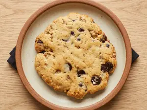 Cookie de vainilla, choco y nuez.
