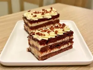 Red velvet.