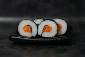 Maki salmón roll 10 piezas