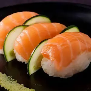 Niguiris de salmón (5 piezas)