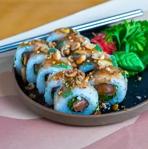 Nama sake maki 12 piezas