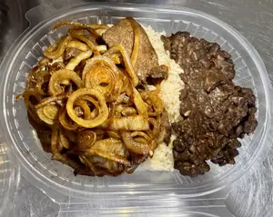 Bistec encebollado