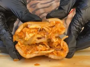 Empanada de pollo (por unidad)