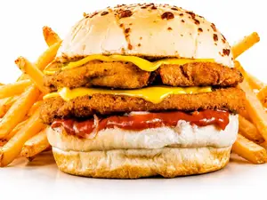 Cuarto chicken doble + papas