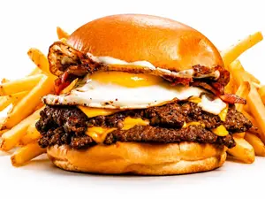 Huevarda doble + papas