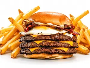 Huevarda triple + papas