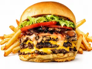 Triple hamburguesarda + papas