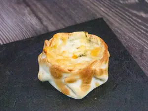 Empanada abierta 3 quesos