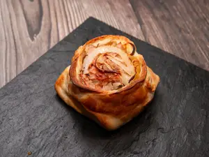 Empanada de fugazzeta al atún
