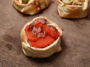 Empanada de jamón y morrones