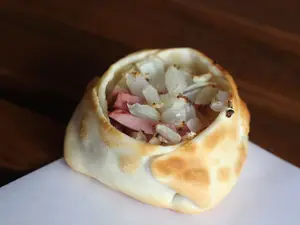 Empanada de panceta y cebolla