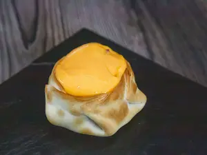 Empanada de panceta y cheddar