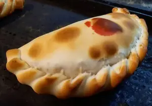 Empanada de queso y cebolla