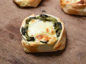 Empanada de verdura y muzza