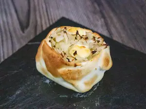 Empanada fugazzeta y roquefort