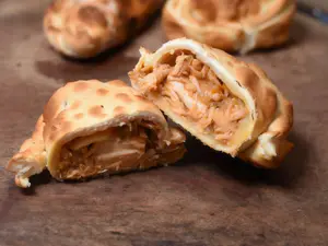 Empanada tradicional de pollo