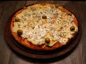 Pizza chica 3 quesos