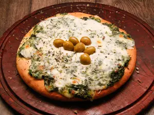 Pizza gde verdura, salsablanca