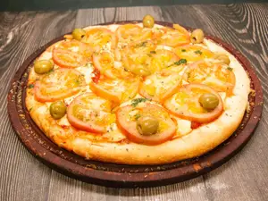Pizza grande Napolitana