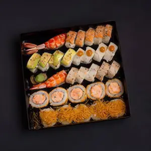 Salmon y langostinos x 15pz
