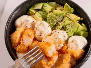 Sushi salad langostinos