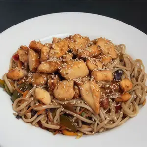Yakisoba de pollo