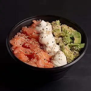 Sushi salad salmon ahumado